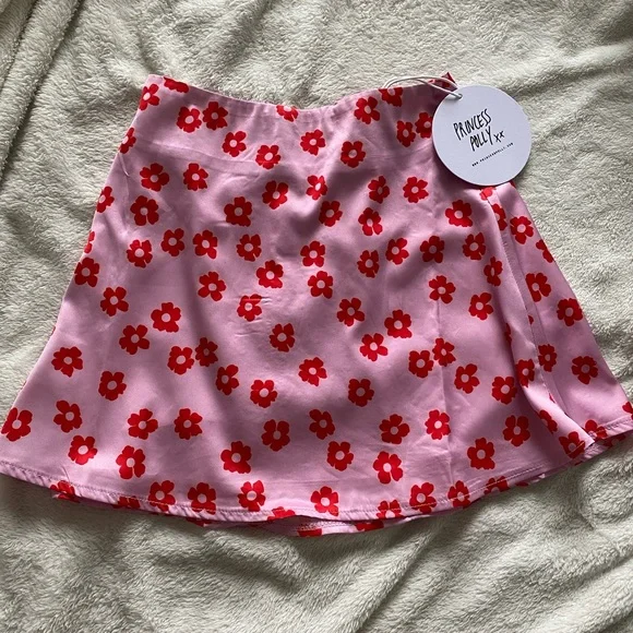 🔴SOLD🔴Princess Polly Skirt🌸 - Picture 3 of 5